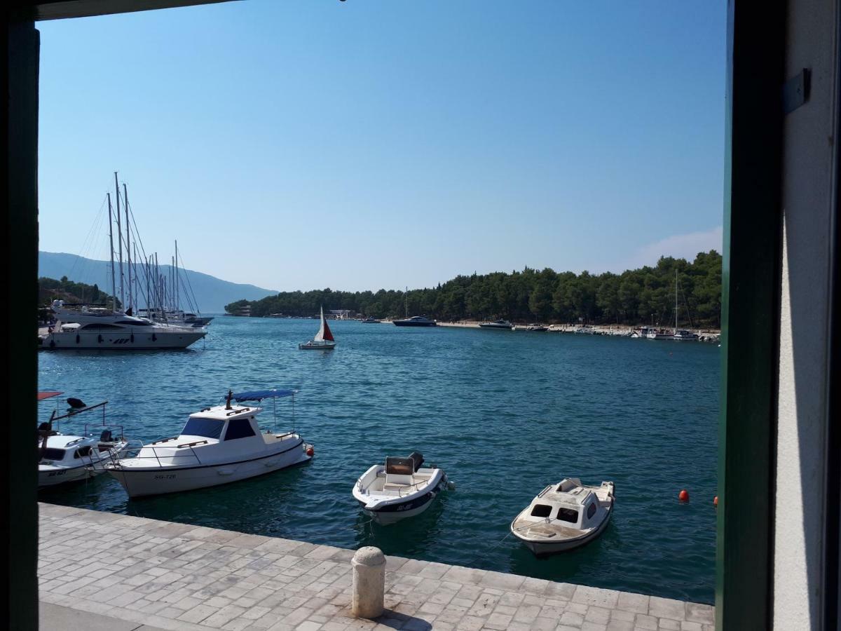 House At The Seafront Appartement Stari Grad  Buitenkant foto